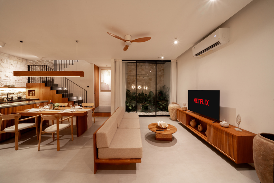 Sawo Villa Canggu — tropical living area, villa rental Canggu