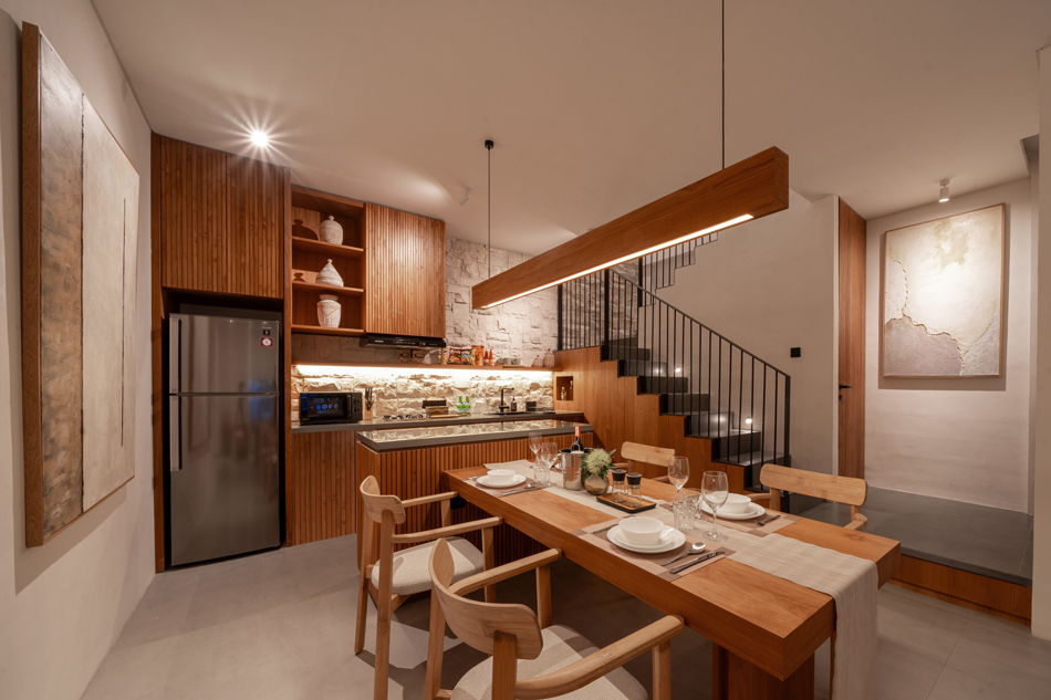 Sawo Villa Canggu — open-plan dining area, private villa Pererenan Bali